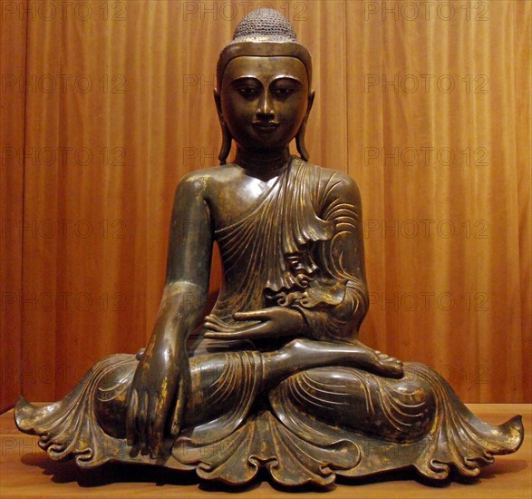19th Century Bronze figure of a Buddha