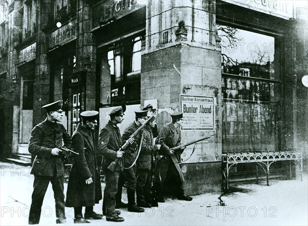 Spartakist uprising in Berlin, 20 November 1918