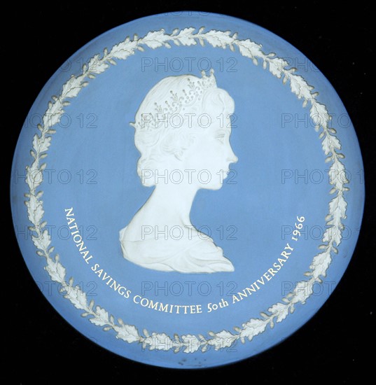 Plaque commémorative à l'effigie de la reine Elisabeth II d'Angleterre