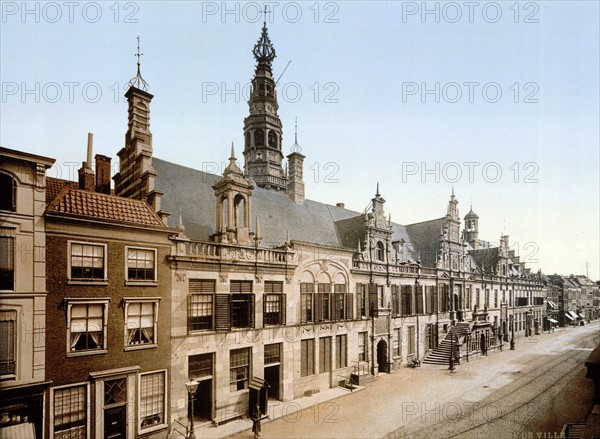 The town hall, Leiden, Holland, between 1890 - 1900.