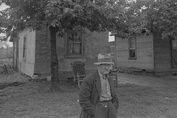 Dweller in Circleville's Hooverville, 1938