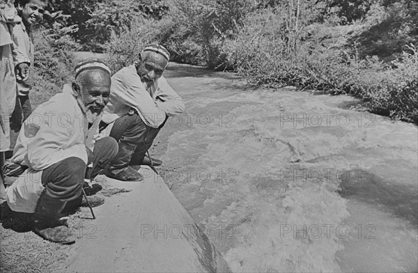 Uzbek collective farmers, 1930-1940