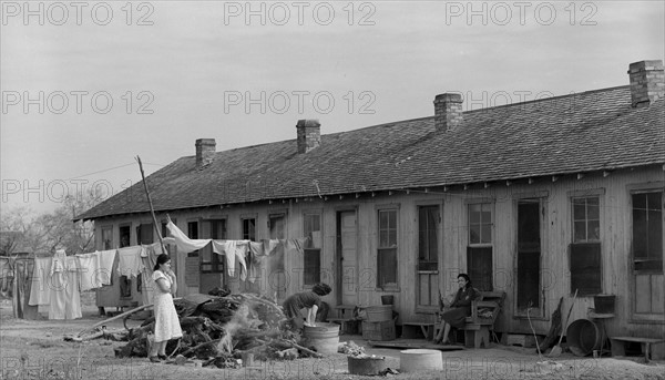 Mexican migrant housing. Edcouch, Texas. 19390101.