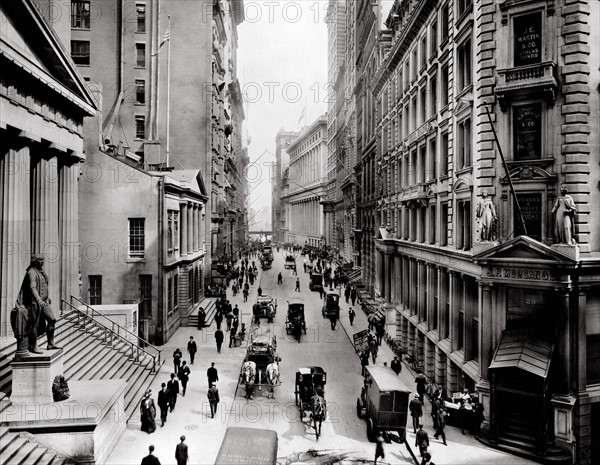 Wall St. east from Nassau St., 1911