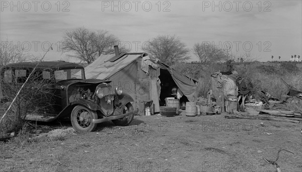 Camp of migrant workers near Mercedes, Texas. By Russell Lee, 1903-1986, dated 19390101 Feb.