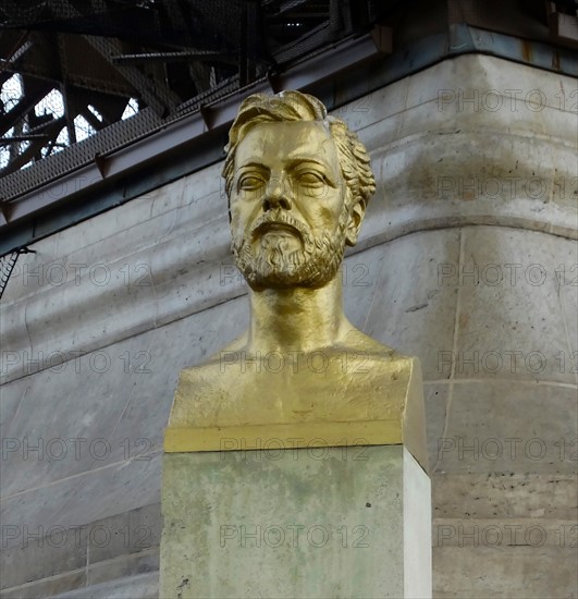 Gilded bust depicting Alexandre Gustave Eiffel