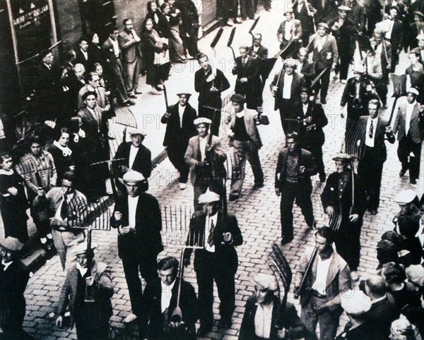 March by mobilised farm workers for the republican war effort in Spain
