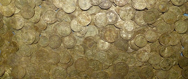 Hoard of 15th Century, Spanish, gold doubloons