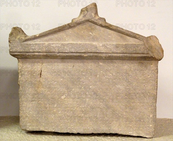 Stone slab inscribed with regulations concerning the lease of land