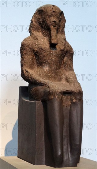 Seated statue of Ramesses II