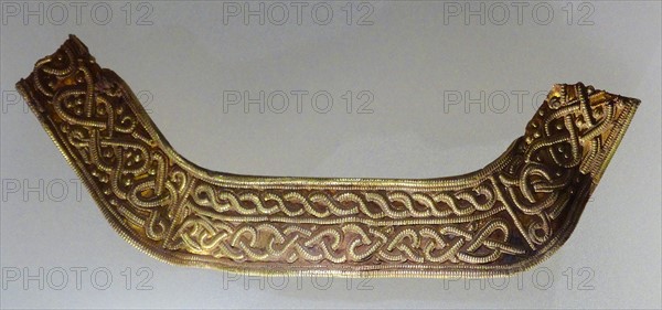 Gold hilt collar from a sword