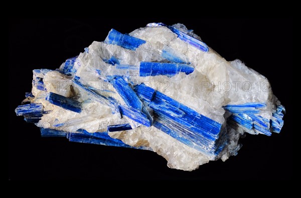 Bladed crystals of kyanite in quartz