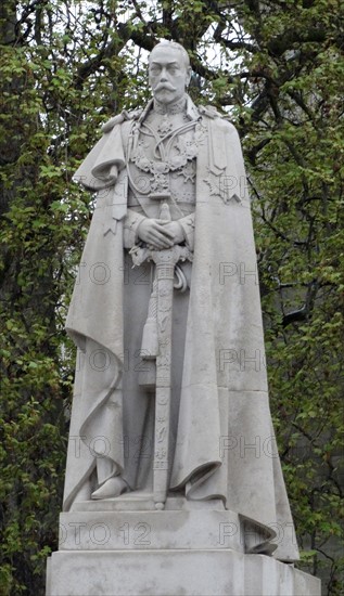 Statue of George V, King of the United Kingdom, in Old Palace Yard, Westminster