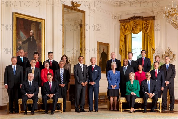 Photograph of President Barack Obama with full cabinet