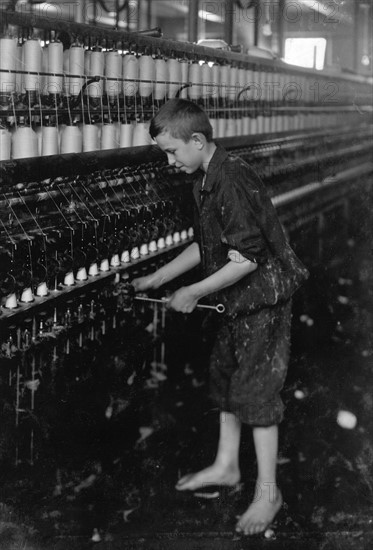 Child labour in the USA. 1916. photo by Lewis W. Hine.