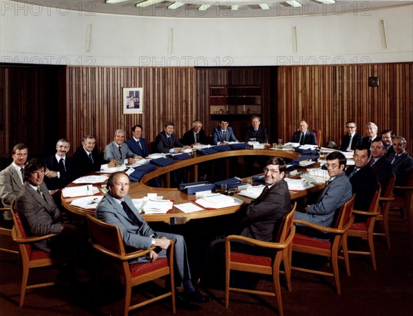 Robert Muldoon chairs a 1981 cabinet meeting