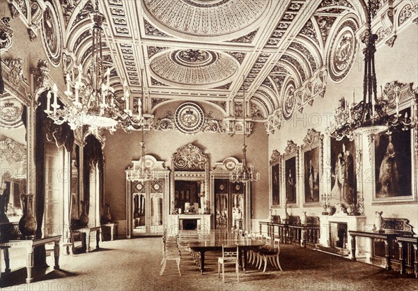 Dining room at Buckingham Palace, London 1940