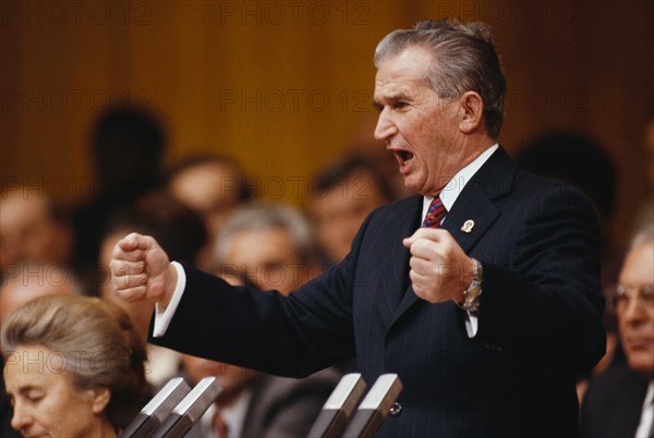 Colour photograph of the closing of the Romanian Communist Party Congress