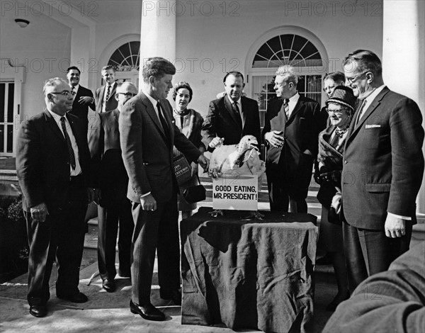 John Kennedy, pardoning of the turkey at the White House 1962