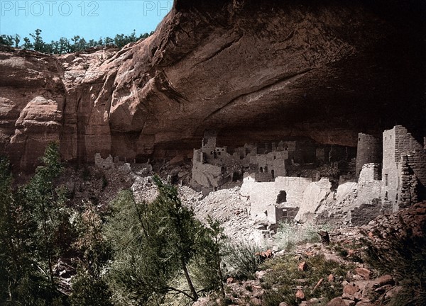 Colour photograph of Cliff Palace, Mesa Verde