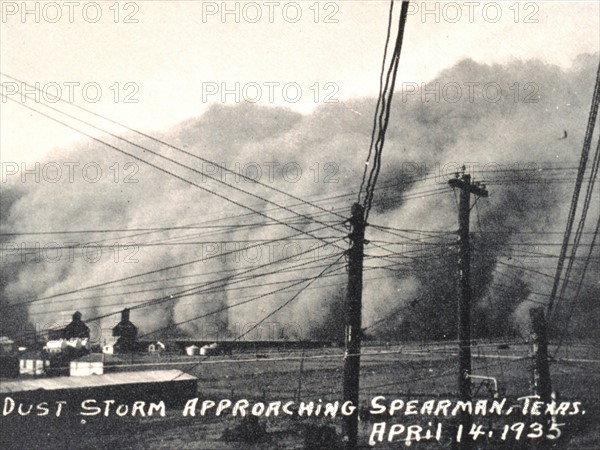 Dust storm approaching Stratford