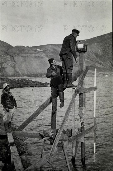 Checking tide gauge