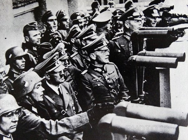 Hitler views the advance by the German army on the Polish capital city of Warsaw 1939