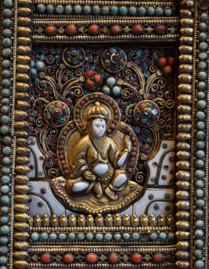 Altar screen of metal