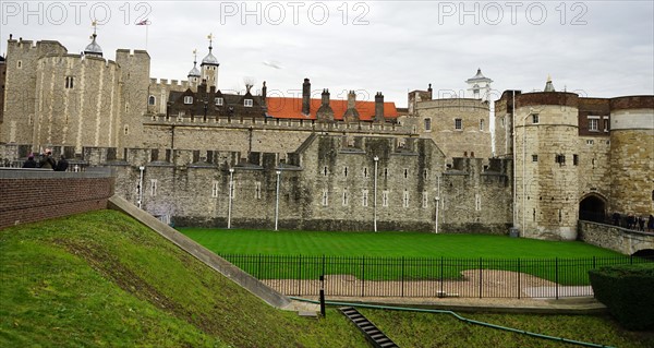 Views around the Tower of London