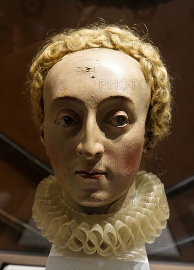 Wooden head of Queen Elizabeth I of England