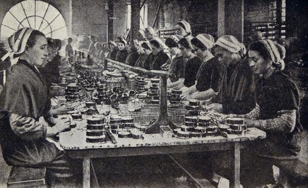 Print of a tinning factory in Brittany