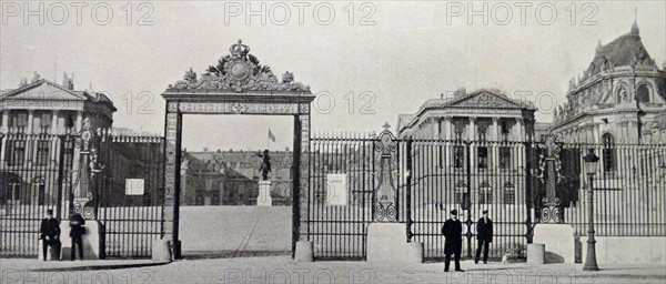 Print depicting the Principal Façade of the Palace of Versailles