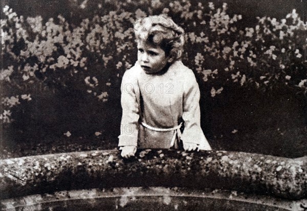 Princess Elizabeth in the garden at Glamis Castle