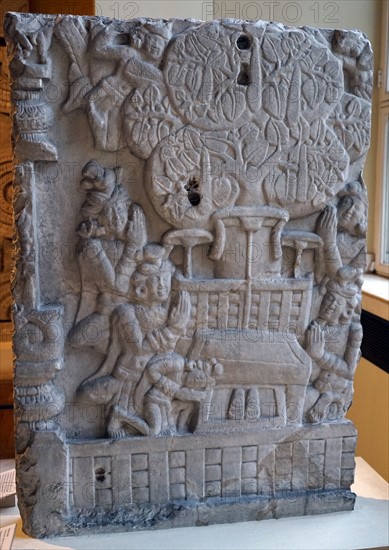 Limestone drum slab depicting the Enlightenment of Buddha