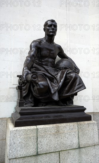 statue by Albert Toft