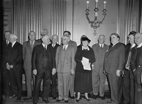 Labour peace plan sought by photographer Harris & Ewing