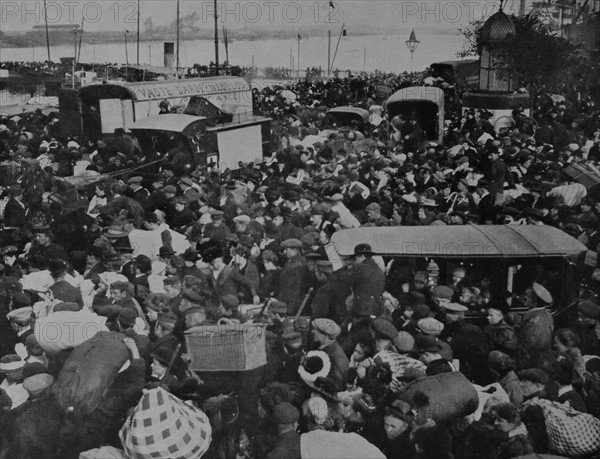 Evacuation of civilians in Belgium via the ports in Holland.