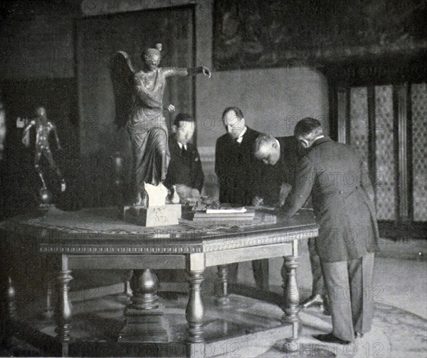 Signing of the Treaty of arbitration and friendship between Germany and Italy