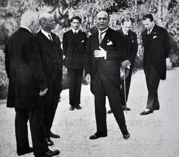 Mussolini attends an electronics fair 1929