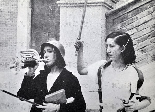 These two female republican fighters taking a moment to celebrate