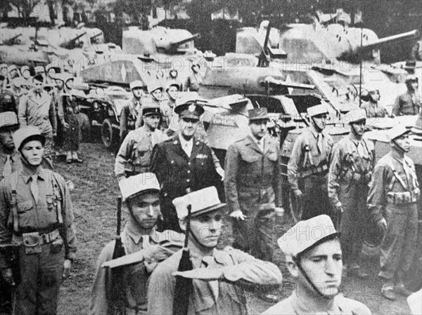 WWII: French general de Tassigny with French foreign legionnaires, France 1944