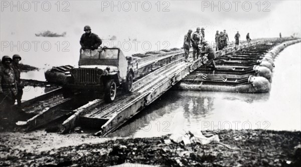 WWII: advance party of American troops crosses the Moselle river 1945