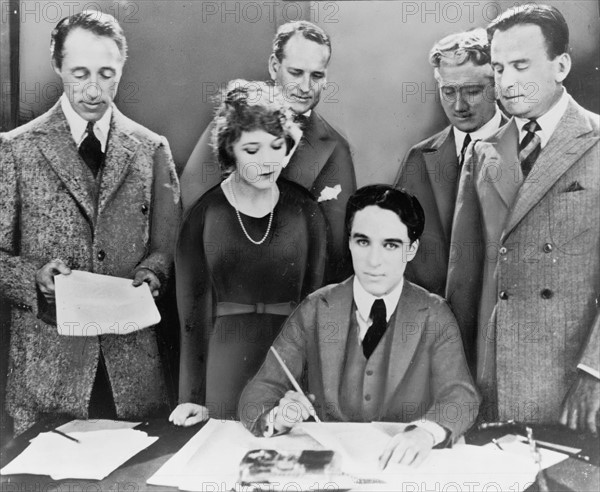 DW Griffith, Mary Pickford, Charlie Chaplin, Douglas Fairbanks