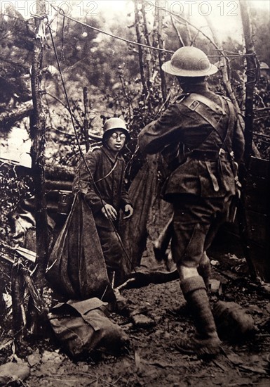 German soldier surrenders to a British infantry soldier