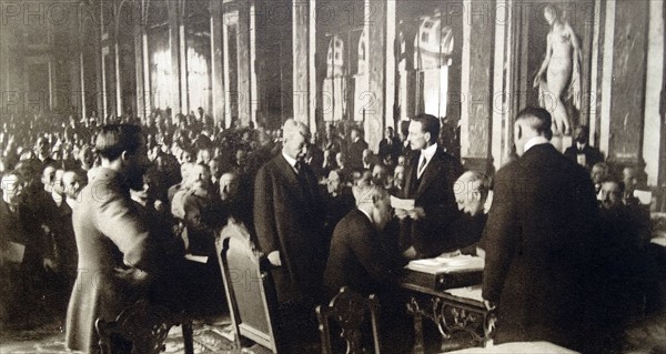 Signature du Traité de Versailles, 28 juin 1919