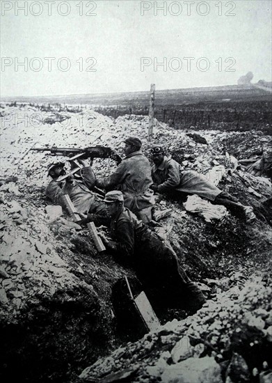 French artillery gunners at Neuville st vast;   during WWI 1915