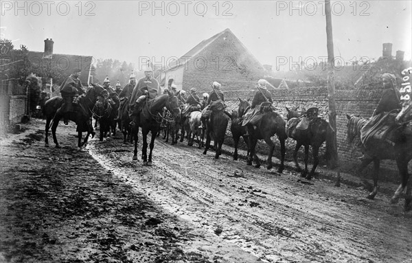 Patrol of cuirassiers and Moroccan forces Ribecourt