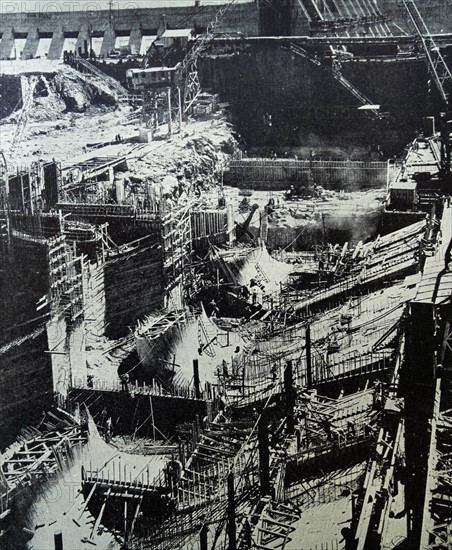 Building the Fort Loudoun Dam, a unit of the Tennessee valley Authority