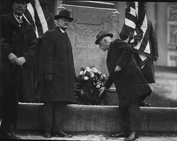 Secretary of the Treasury Mellon laying a wreath