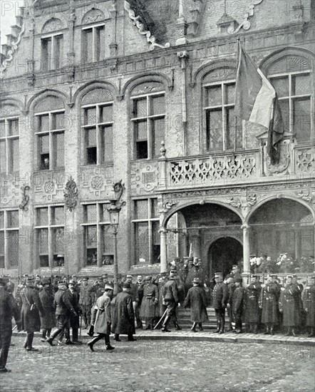 Photograph of King Albert I of Belgium meeting with President Raymond Poincaré